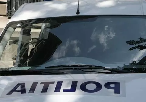 Arestat, după ce a fost prins beat la volanul unui taxi furat