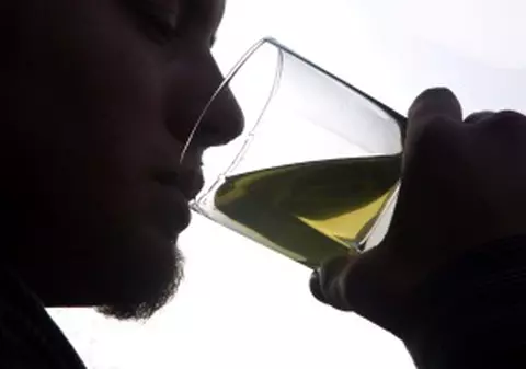 În comă, cu o alcoolemie de 6,18 la mie!
