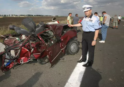 Doi morţi şi patru răniţi, într-un accident lângă Urziceni