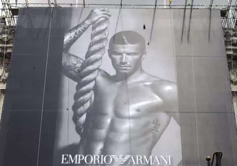David Beckham, sexy şi provocator într-o nouă campanie Armani 