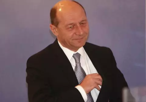Băsescu a câştigat anul trecut 107.000 de lei