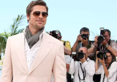 Brad Pitt, tatăl pe care femeile vor să-l vadă în chiloţi