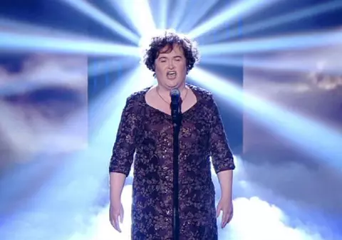 Susan Boyle cere 115 000 lire pentru 3 melodii 