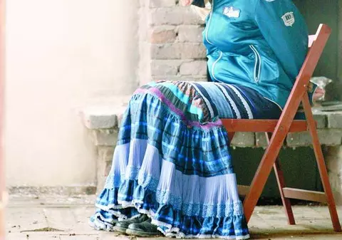 Peste 100 de costume ţigăneşti în "Regina"