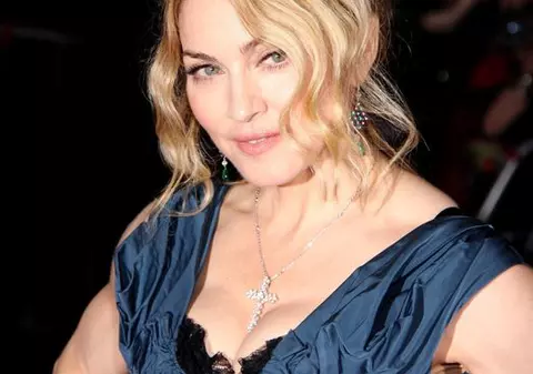 Madonna trimite un avion în Malawi ca s-o aducă pe Mercy 