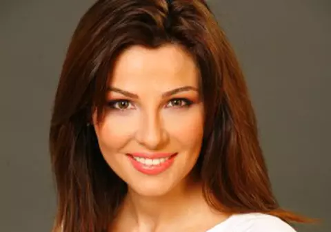 Monica Dascălu şi Corina Caragea dezvăluie ce conţin bagajele lor de vacanţă