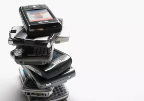 Telefoane mobile, introduse în închisoare cu zmeul