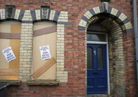 În faţa instanţei, după atacurile asupra românilor din Belfast