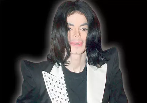 Michael Jackson a murit!