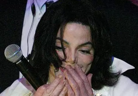 Michael Jackson lasă în urmă un munte de datorii 
