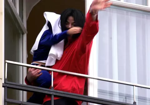 Custodia copiilor lui Michael Jackson va fi oferită mamei superstarului
