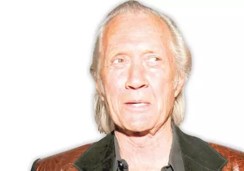 Condus la groapă de motociclişti