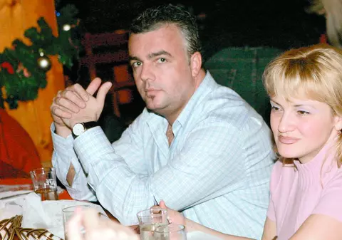 A băgat divorţ!