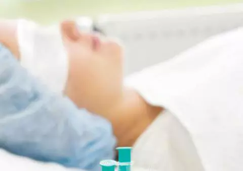 Medicii din orfelinatul groazei: «Au adus-o cu ochii în punguţă»
