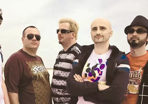 Voltaj, superconcert V8