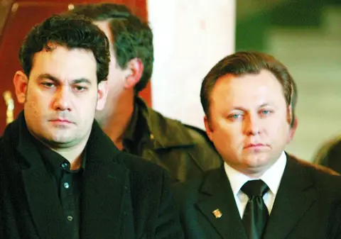 «Tata a vrut să-mi lase toată averea»