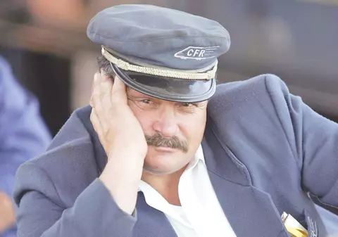 7.000 de oamenide la CFR, trimişi acasă