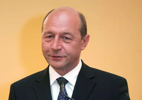 România măreşte numărul soldaţilor în Afganistan şi îl reduce în Irak