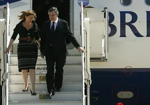 Soţia premierului britanic povesteşte programul nevestelor de la G-8 pe blog 