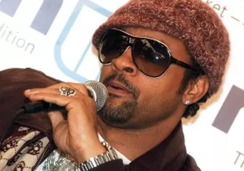 Uite cu ce limuzină vrea Shaggy să se plimbe la Bucureşti