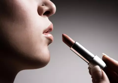 Sfaturi pentru un machiaj perfect chiar şi pe caniculă