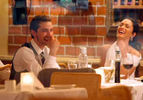 Megan Fox se iubeşte cu Shia LaBeouf?