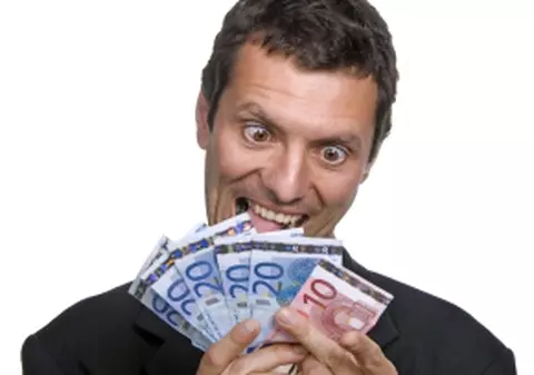 Ia uite cum cresc averile demnitarilor în plină criză!