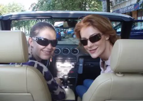 Rita Mureşan dă lecţii de stil vestimentar la volan, la Pro Motor