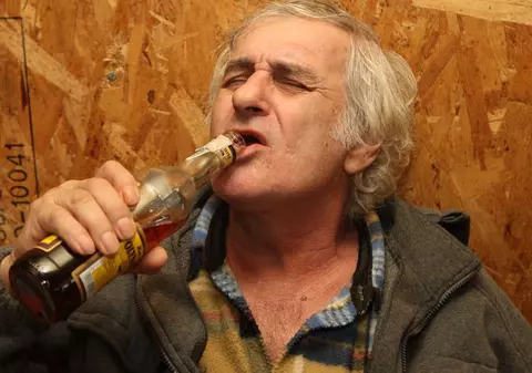 Oamenii devin beţivi după ce ies la pensie