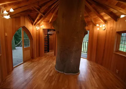 Englezii au inventat apartamentele în castel