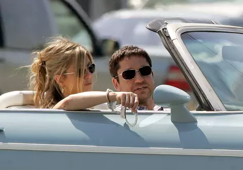 Jennifer Aniston s-a cuplat cu Gerard Butler