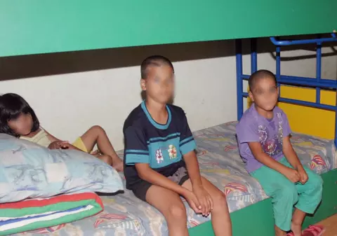 Copiii adoptaţi de străini se întorc în ţară să ajute orfanii