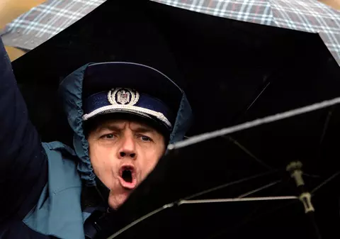 “Nu mai sunt bani, dar vă dăm zile libere”