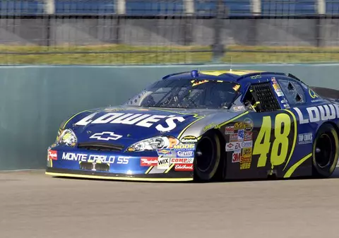 Pilot de 81 de ani, calificat în finala Nascar