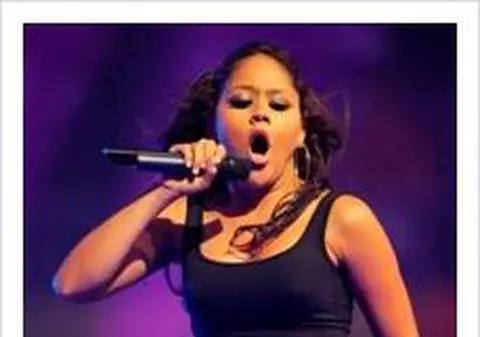 Kat de Luna vrea prosoape roz