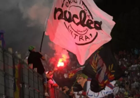 Şase suporteri stelişti au fost răniţi la meciul cu Ujpest