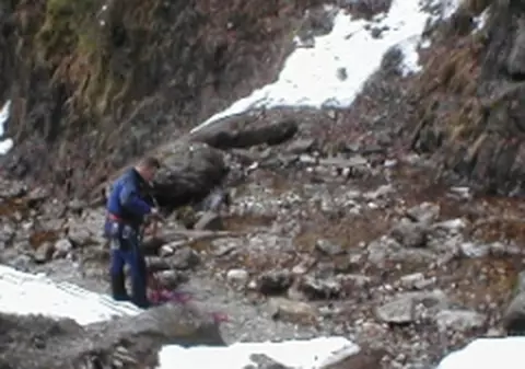 Copilul dispărut în Parâng, căutat de sute de oameni
