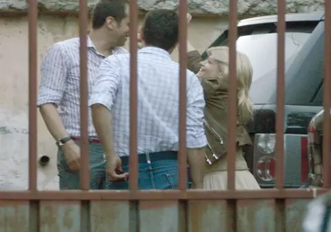 Lori, cine-i tipul?