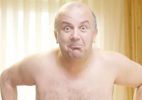 Axinte a scăpat de burtă