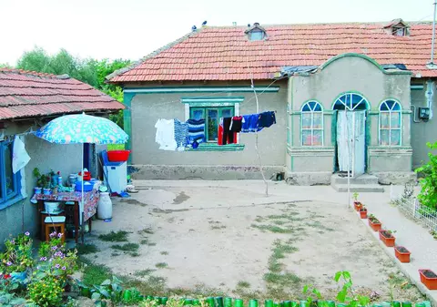 «Tocmai a trimis ţigla!»