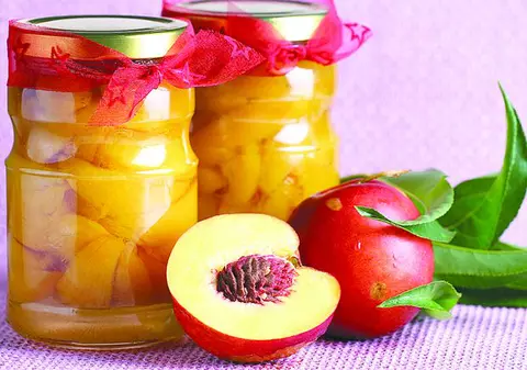 Delicatese cu piersici