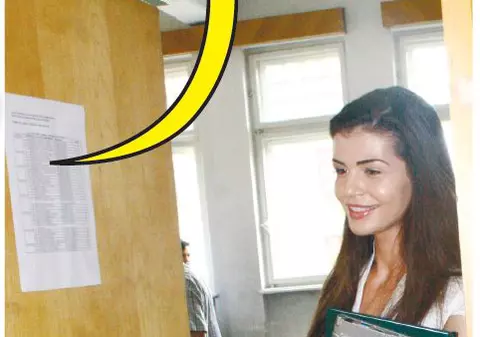 Moni a luat 10 la licenţă