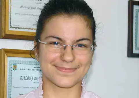 A terminat liceul şi a luat Bac-ul cu 10