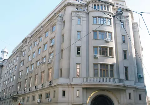 Andronescu ameninţă că închide Spiru Haret