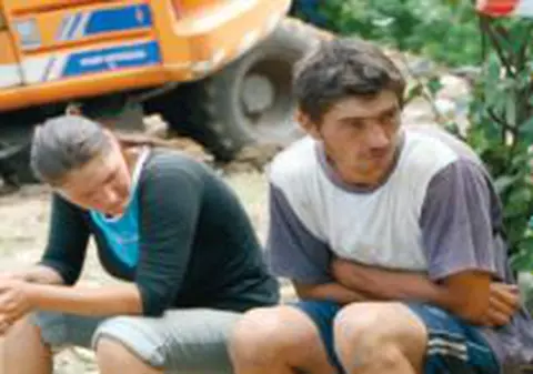 Le-au luat al treilea copil