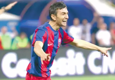 Surdu, luat pe un rând de echipament!