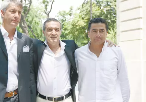 Duceţi-vă la restaurantul lui Rossi