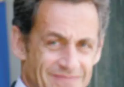 Sarkozy trăieşte ca un zeu