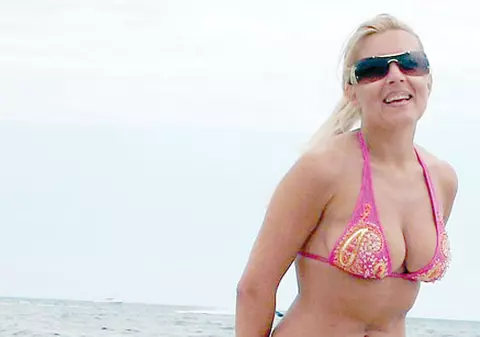 Elena Udrea mergea la nudişti când era studentă