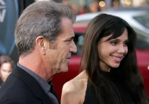 Mel Gibson, pus la dietă de iubită